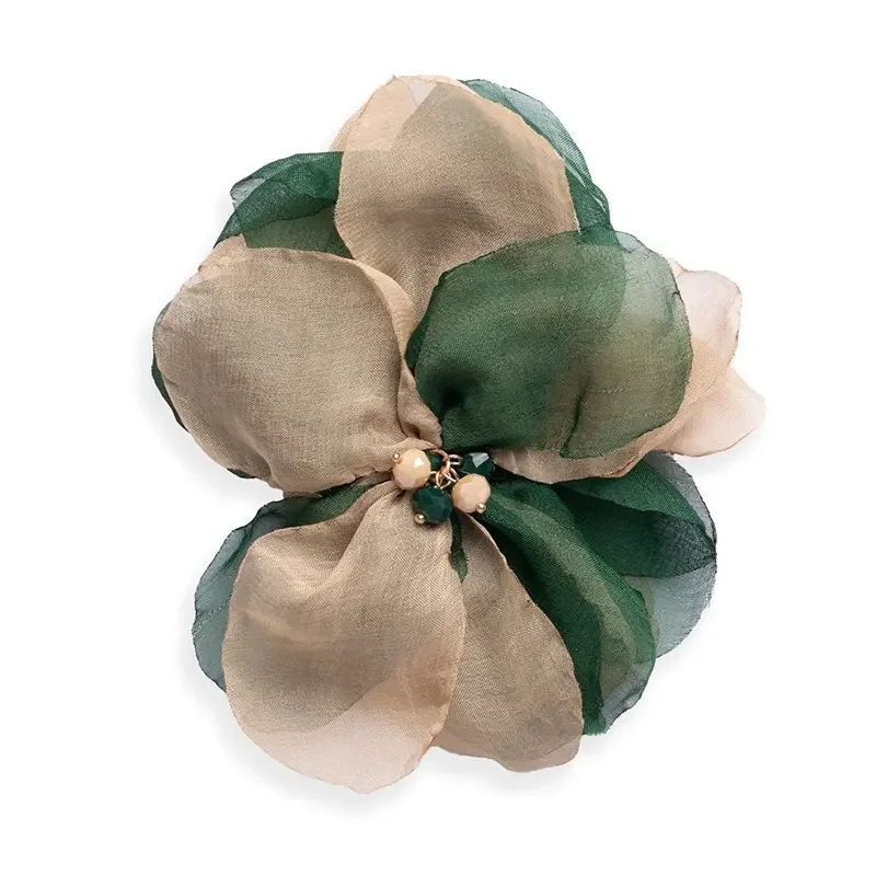 MYA ACCESSORIES | Spilla a forma di fiore in tessuto verde/beige